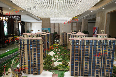 密州润东·华府壹号4室2厅2卫144万142m2顶账房